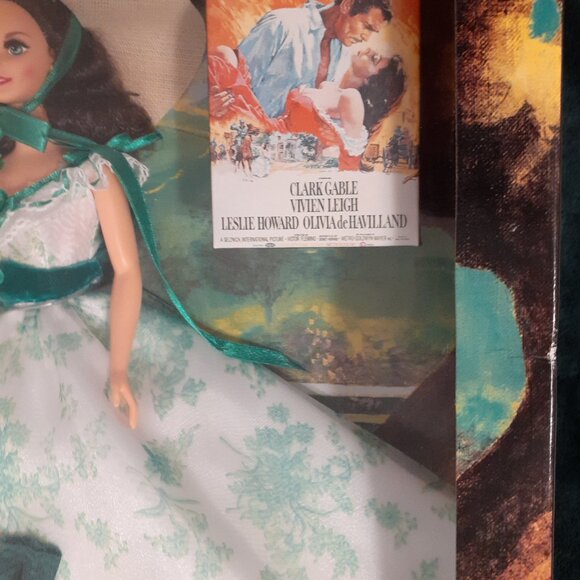 BARBIE SCARLETT O'HARA HOLLYWOOD LEGENDS BBQ DRESS TWELVE OAKS 1994 NEW IN BOX - Picture 12 of 15